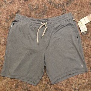NWT Vuori Ponto Short in Steel Heather